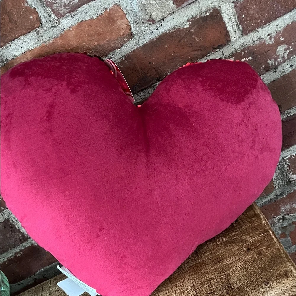 Heart-Shaped Sequin Decorative Pillow - Red